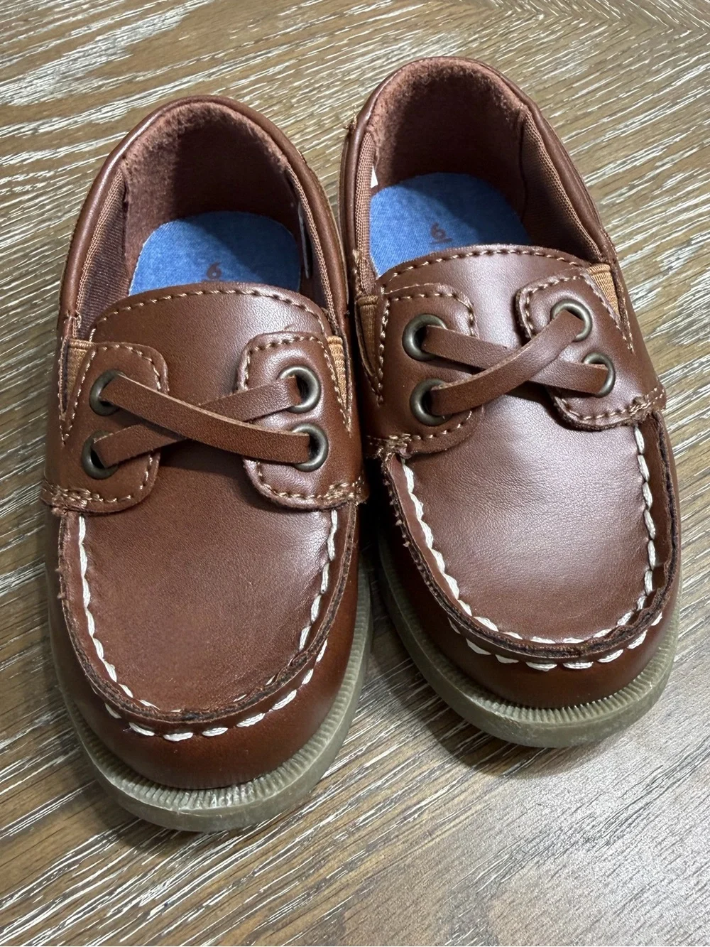 *NWOT* Carter's Bauk Boat Toddler Shoes 6